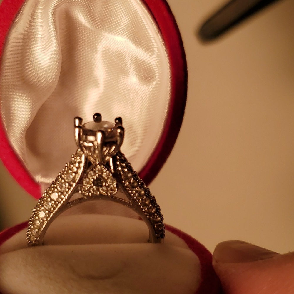 Cute costume jewlery ring - Picture 6 of 6